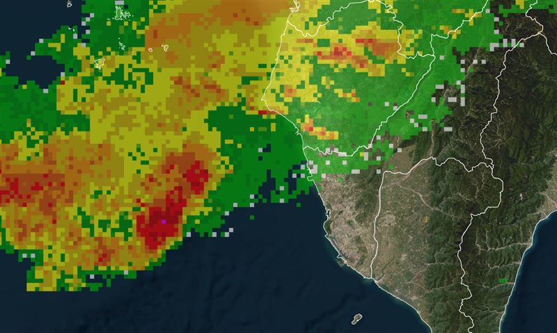 今日傍晚到明早是雨最大的時候。（圖／「台灣颱風論壇｜天氣特急」臉書）