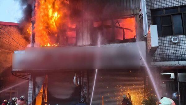 彰化某機車行陷火海!整排機車燒黑成廢鐵