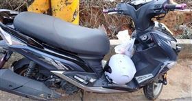 野生水鹿突襲騎士台中街頭上演人鹿對撞。（圖／翻攝畫面）