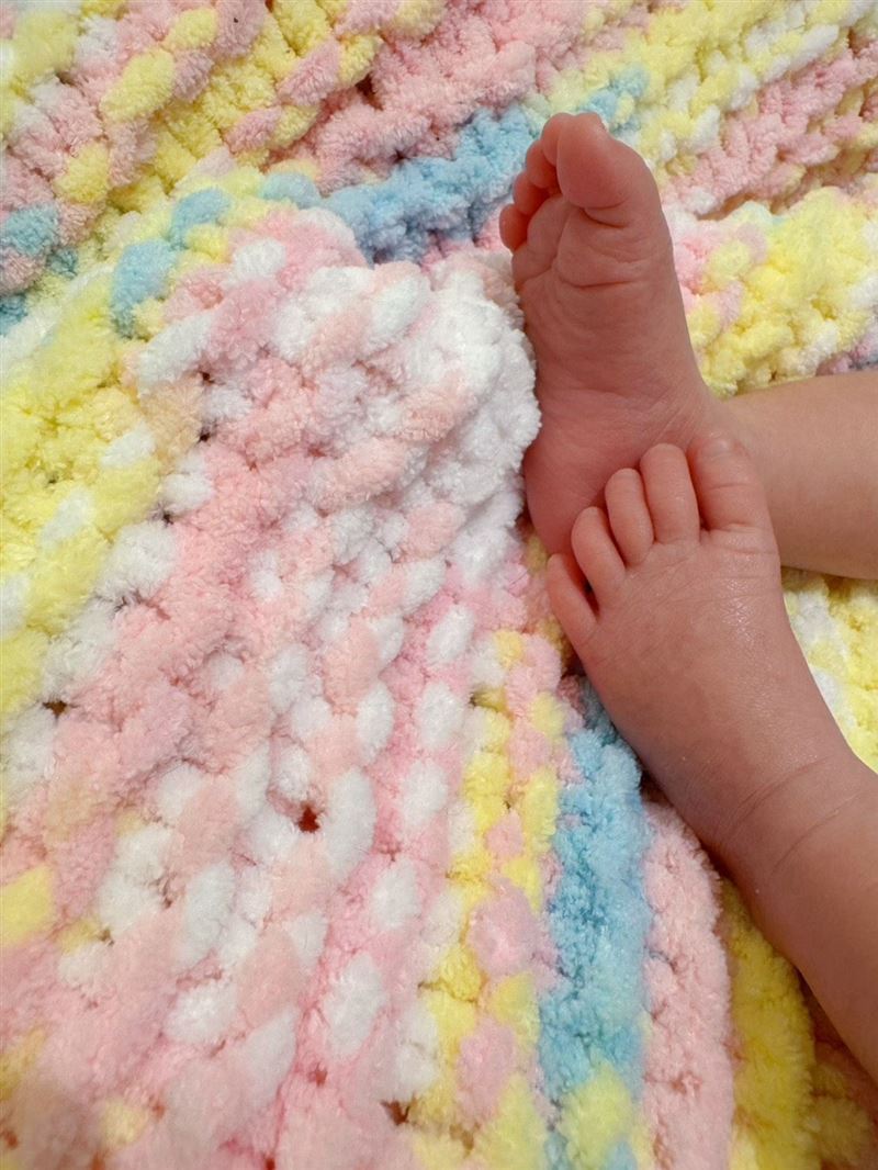 蕭美琴分享她親手勾毛線被送同仁愛女（圖／翻攝自蕭美琴臉書）