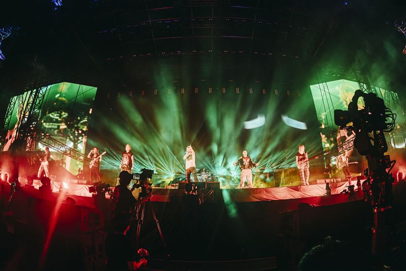 ONE OK ROCK演唱會電影將巡迴最狂現場搬上大銀幕。（圖／秀泰娛樂提供）