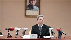 經濟部長龔明鑫指出，目前政府已透過國營事業與產業鏈協調，確保塑化原料供應正常，民眾若有需求可至通路購買，但不需提前囤貨。（圖／翻攝自經濟部直播）