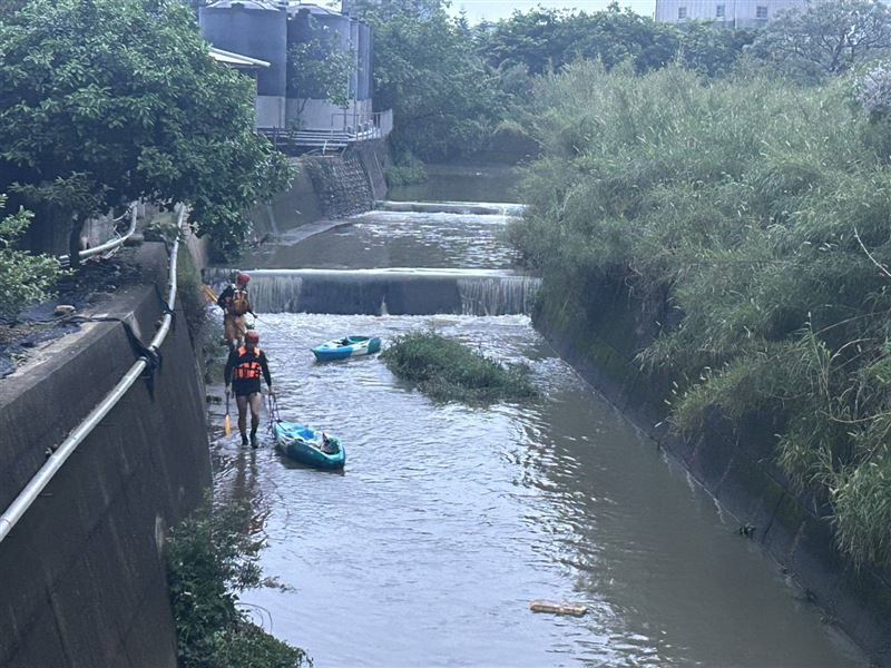 桃園市新屋區65歲羅姓婦人昨（3日）外出後失聯，今日上午在溪邊發現遺體。（圖／翻攝畫面）