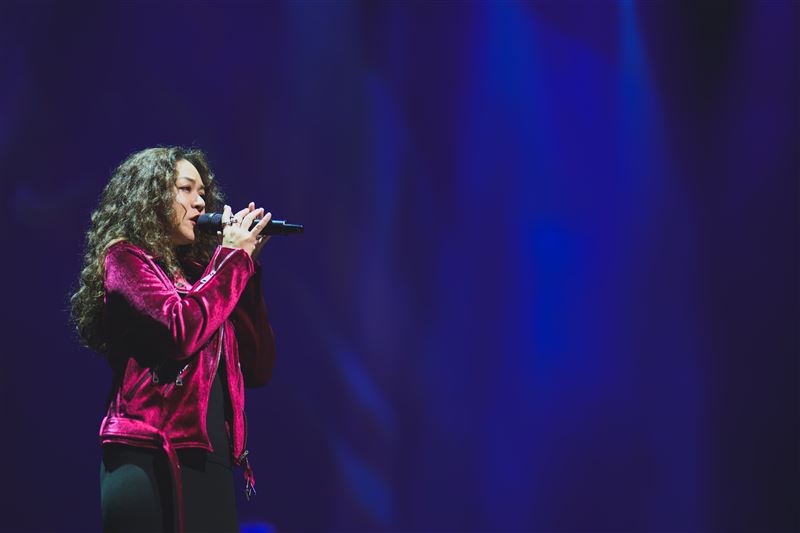 藝起發光楊蒨時為傳福音獻唱。(圖/藝起發光X蒙福教會 提供)