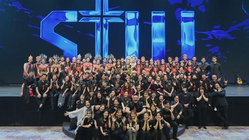 宋逸民夫婦領眾星!大馬古晉佈道萬人朝聖