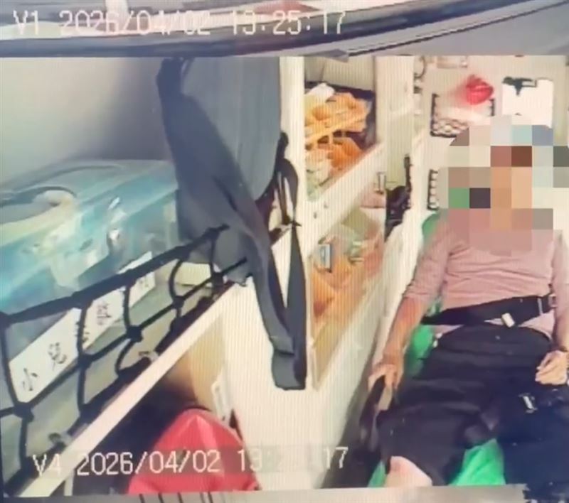 林婦送醫時意識清楚,還能和救護人員對談。(圖/翻攝畫面)