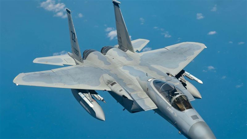 伊朗續搜捕美軍飛官　稱對和談持開放態度