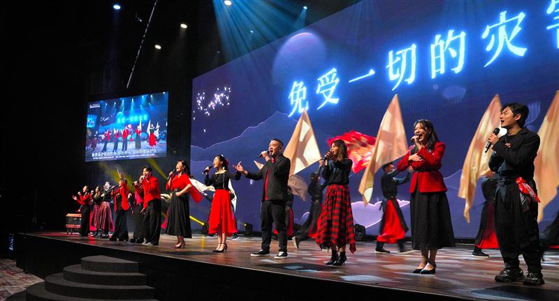 藝起發光受邀到馬來西亞古晉蒙福教會舉辦佈道音樂會。（圖／藝起發光Ｘ蒙福教會）