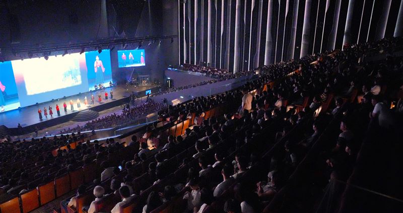 藝起發光受邀到馬來西亞古晉蒙福教會舉辦佈道音樂會。（圖／藝起發光Ｘ蒙福教會）