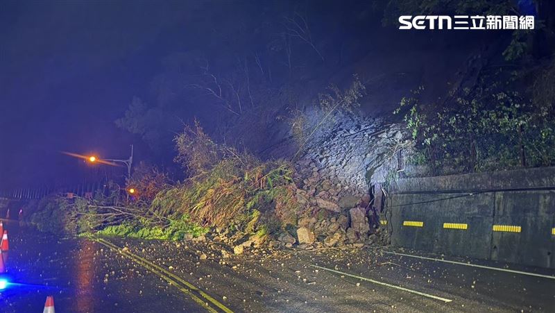 大雨成災!台3線水頭寮土石崩落畫面曝光