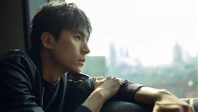 45歲中國男星宋寧峰近日爆出軌消息，他宣布無限期停工。（圖／翻攝自宋寧峰微博）