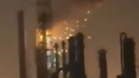 伊朗無人機襲科威特，重創首都石油設施與政府大樓。（圖／翻攝自X平台）