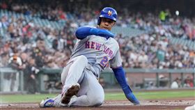 紐約大都會隊當家球星索托（Juan Soto）傷勢狀況傳來好消息，經核磁共振（MRI）檢查證實其右小腿僅為輕微拉傷。（圖／美聯社／達志影像）