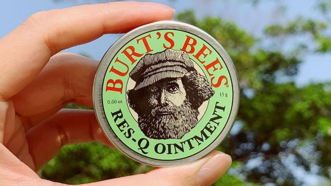 不少人是小蜜蜂爺爺「紫草膏」的愛用者。（圖／翻攝自小蜜蜂爺爺臉書）