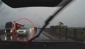 宜蘭三星鄉往員山鄉的葫蘆堵大橋，發生汽車逆向事件。（圖／翻攝Threads＠hsby718148）