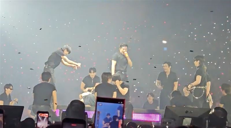 SJ演出爆意外　東海重摔倒地驚悚畫面曝光