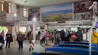 台鐵「2路段電力設備故障」雙向延誤