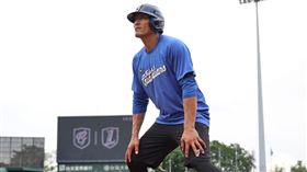 林哲瑄引退賽前進行練習。（圖／富邦悍將提供） 