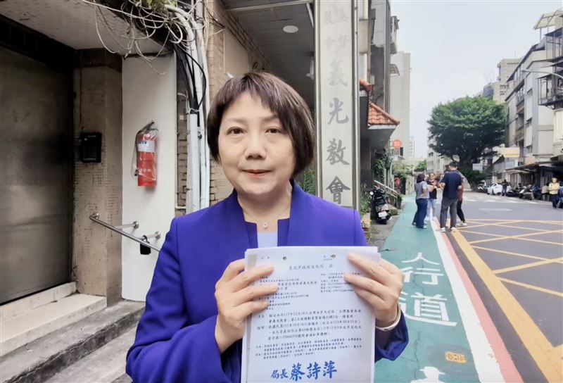 范雲表示，義光教會的轉型正義認證之路走來充滿波折，今日揭牌要感謝許多人多年來打拚奔走。（圖／范雲辦公室提供）