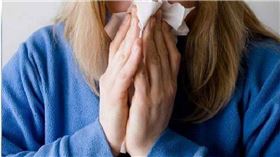 廣東一名39歲羅姓女子近日飽受「流鼻水」困擾，起初以為鼻炎發作，經醫院精密檢查，證實羅女罹患的是「腦脊液鼻漏」。（圖／非當事人／pixabay）