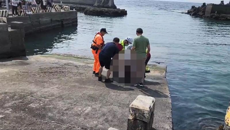 新/看海龜險落海!紅柴坑女遊客昏迷