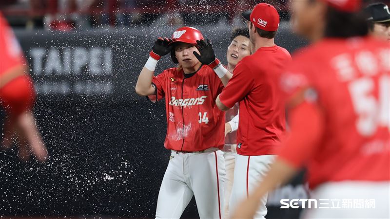 林凱威關門失敗　雄鷹丟再見四壞送味全勝