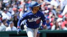 貝茲（Mookie Betts）腹斜肌拉傷列入10天傷兵名單。（圖／美聯社／達志影像）