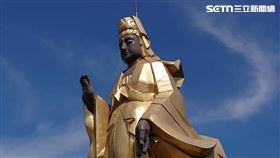 ▲在觀世音菩薩俯瞰下，臺灣東北角新地標曝光-靈鷲山福城。AI、AR震撼感受世界級山海靈性生態。（圖／記者鍾志鵬攝影）