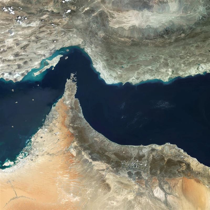 荷莫茲海峽為掌控全球約五分原油的航運要道，也成了戰爭中伊朗能夠依破美國就範的有力籌碼。（圖／翻攝自X平台 @MarioNawfal）