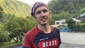 「跑山獸」協尋蔡進國  籲登山應多留意天氣前和碩聯合科技副總裁蔡進國登山失聯，30日在新北山區發現其遺體。捷克籍山林越野跑者「跑山獸」羅培德（Petr Novotny）（圖）近日在協尋之列，他受訪時呼籲登山客要多注意天氣，並且攜帶有地圖的智慧手機。中央社記者黃旭昇新北市攝  111年3月30日