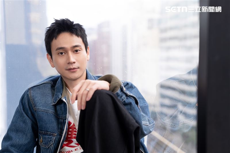 劉冠廷接受《三立新聞網》專訪。（圖／記者趙于瑩攝影）
