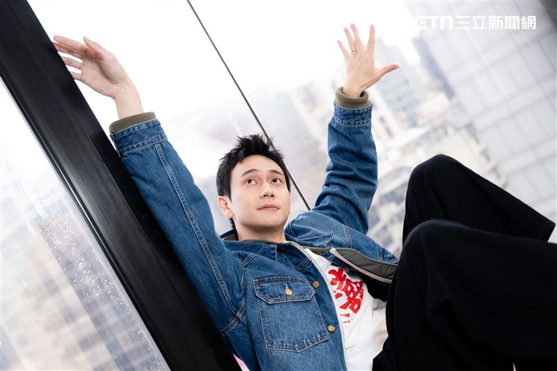 劉冠廷接受《三立新聞網》專訪。（圖／記者趙于瑩攝影）