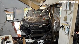70歲夫妻開車撞屋釀4傷！屋主夫妻也掛彩