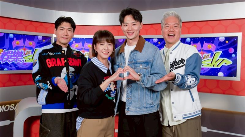 （左起）小鹿、蘇晏霈、羅子惟、阿甘，在節目中揭露八點檔幕後花絮。（圖／民視提供）