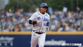 中職37年例行賽，富邦悍將一壘手范國宸炸裂2分砲。（圖／記者劉彥池攝影）