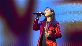 周子寒、胡藝芬（右）在馬來西亞蒙福教會獻唱民歌傳福音。（圖／藝起發光Ｘ蒙福教會）