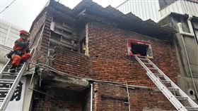 新北土城,老屋坍塌,都更,危老。（圖／翻攝畫面）