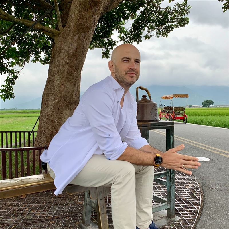 吳鳳認為台灣人並非自卑，而是過度謙虛。（圖／翻攝自吳鳳臉書）