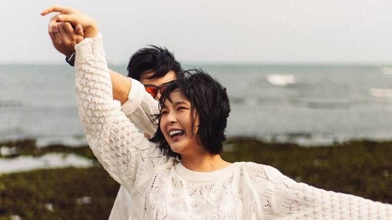 黃沐妍海邊曬巨肚 倒數1個月升格人母