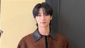 邊佑錫記者會上面對尷尬提問展現高EQ。（圖／翻攝自IG @byeonwooseok）