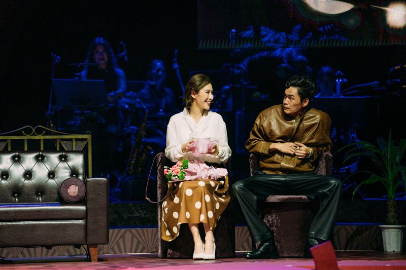 方宥心（左）挑戰高難度演出。（圖／瘋戲樂工作室提供）