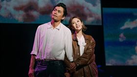 黃鐙輝（左）、方宥心（右）《櫻子媽媽與她的三個男人》世紀首演，被讚比演唱會還精彩。（圖／瘋戲樂工作室提供）