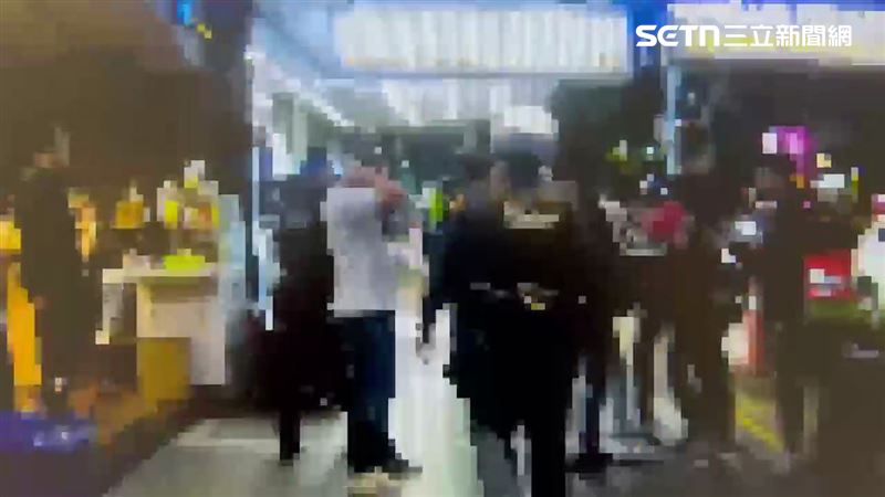 酒店狂歡完不回家 4酒客咆哮嗆警遭壓制