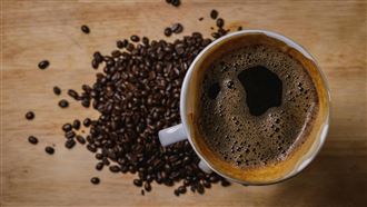 黑咖啡、綠茶當水喝？小心4大風險找上門