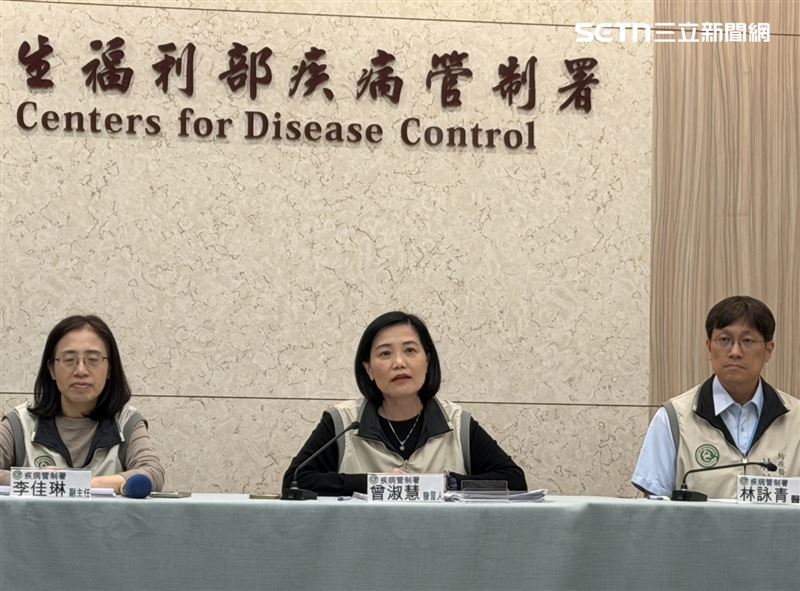 疾管署提醒，今日起提供65歲以上長者及免疫不全者等對象再增加接種1劑新冠疫苗。（圖／記者蔣季容攝影）