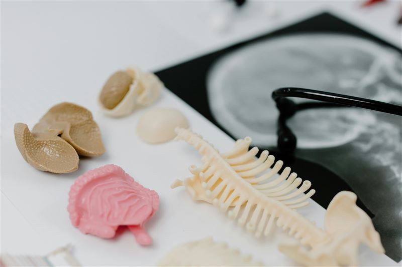 營養師曾建銘提醒，長期以黑咖啡取代白開水，恐增加身體負擔。（圖／翻攝自Pexels）