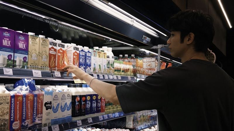 劉以豪零偽裝超市　1動作精壯身材藏不住