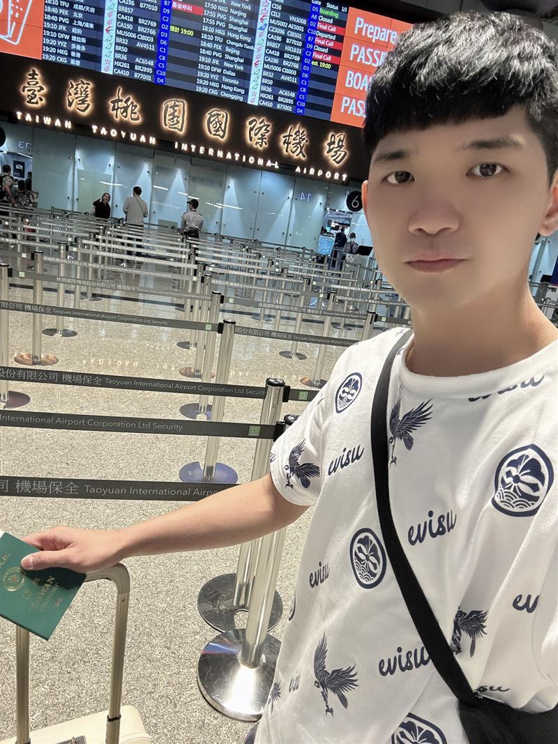 晚安小雞出國。（圖／翻攝自晚安小雞臉書）