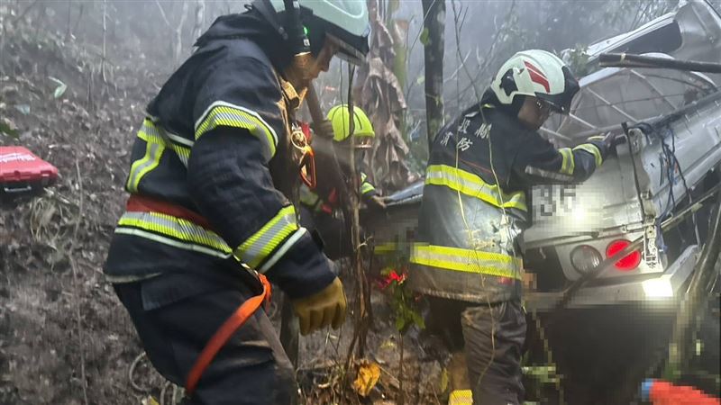 南投縣國姓鄉東坑產業道路昨天（7日）發生死亡車禍。（圖／翻攝畫面）