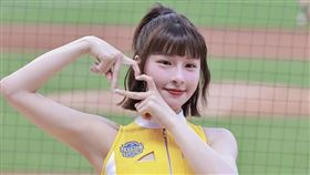 峮峮在啦啦隊中具有高人氣。（圖／翻攝自IG）